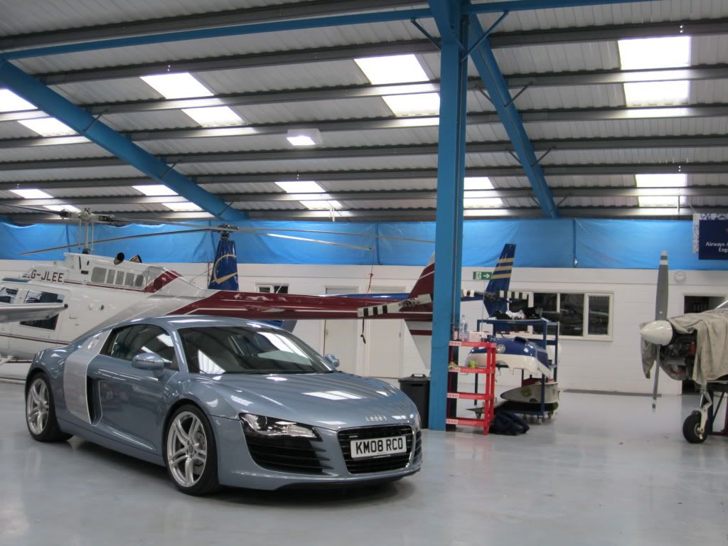 AudiR8122.jpg