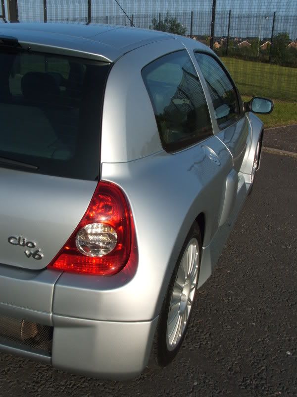 v6cliosport020.jpg