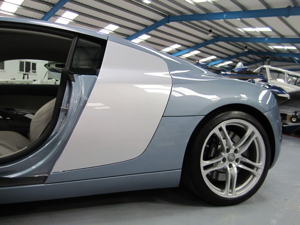 AudiR8156.jpg