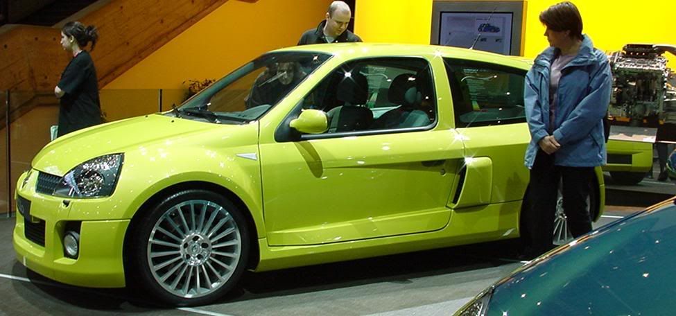 1075053855_clio_v6_202.jpg