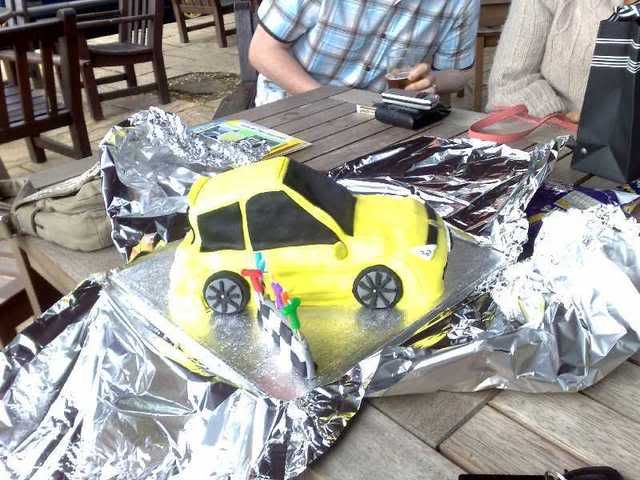 chrisveecake_1.jpg